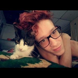 Meet your Posher, Gregory